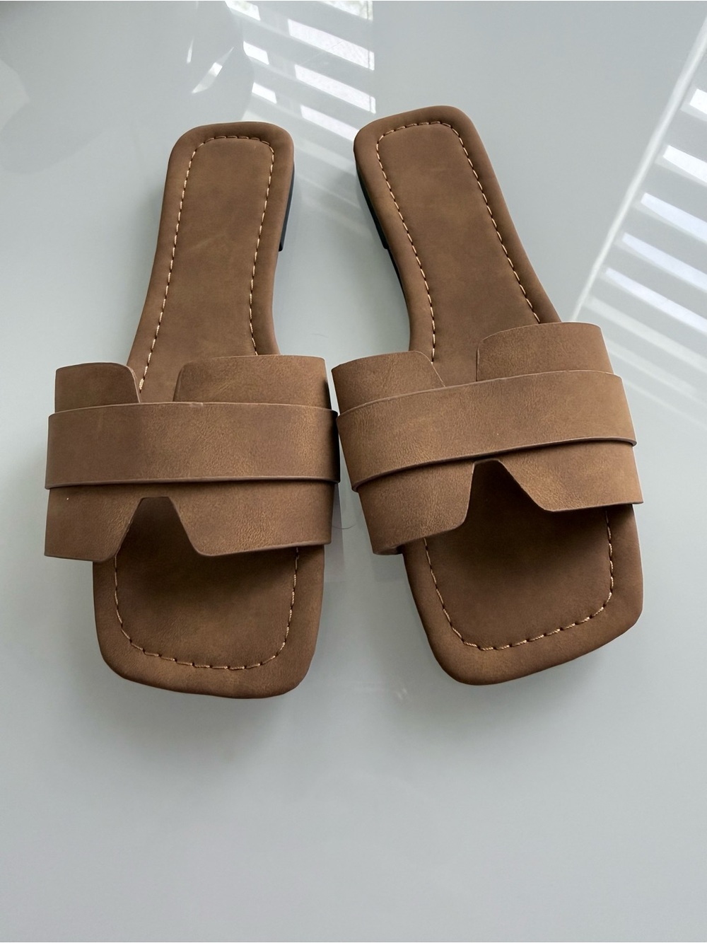 Women's Tan Slide Sandals - Casual Strappy Mule size 8 - Picture 5 of 7